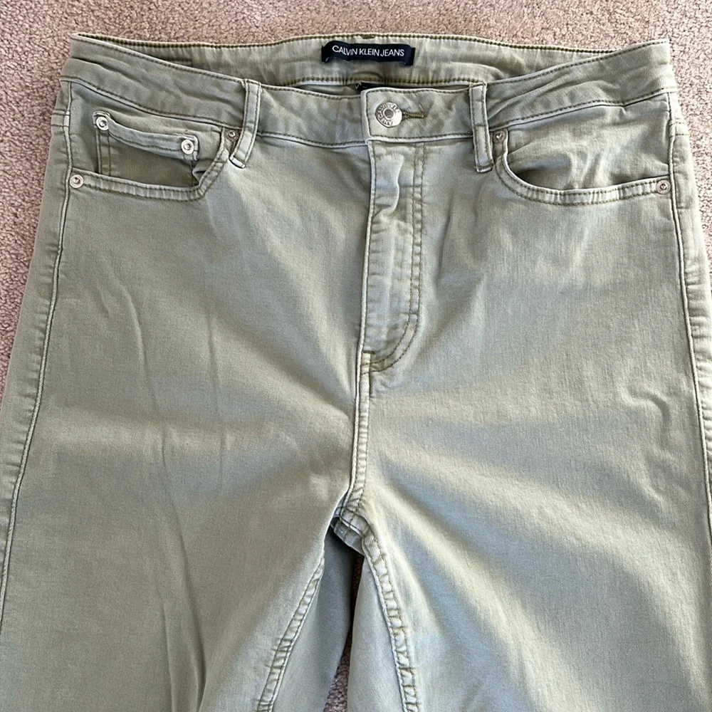 Women’s Calvin Klein Sage Green SkinnyJeans size 12 - Picture 2 of 7